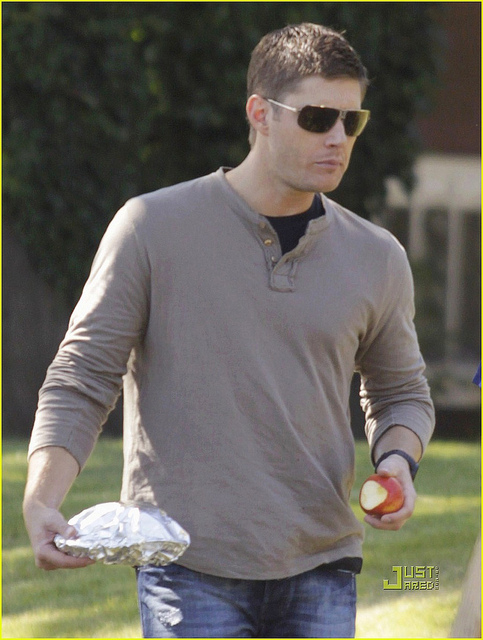 Jensen Ackles eats an apple